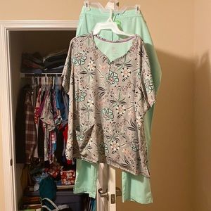Brand New Healing Hands scrub outfit with tags